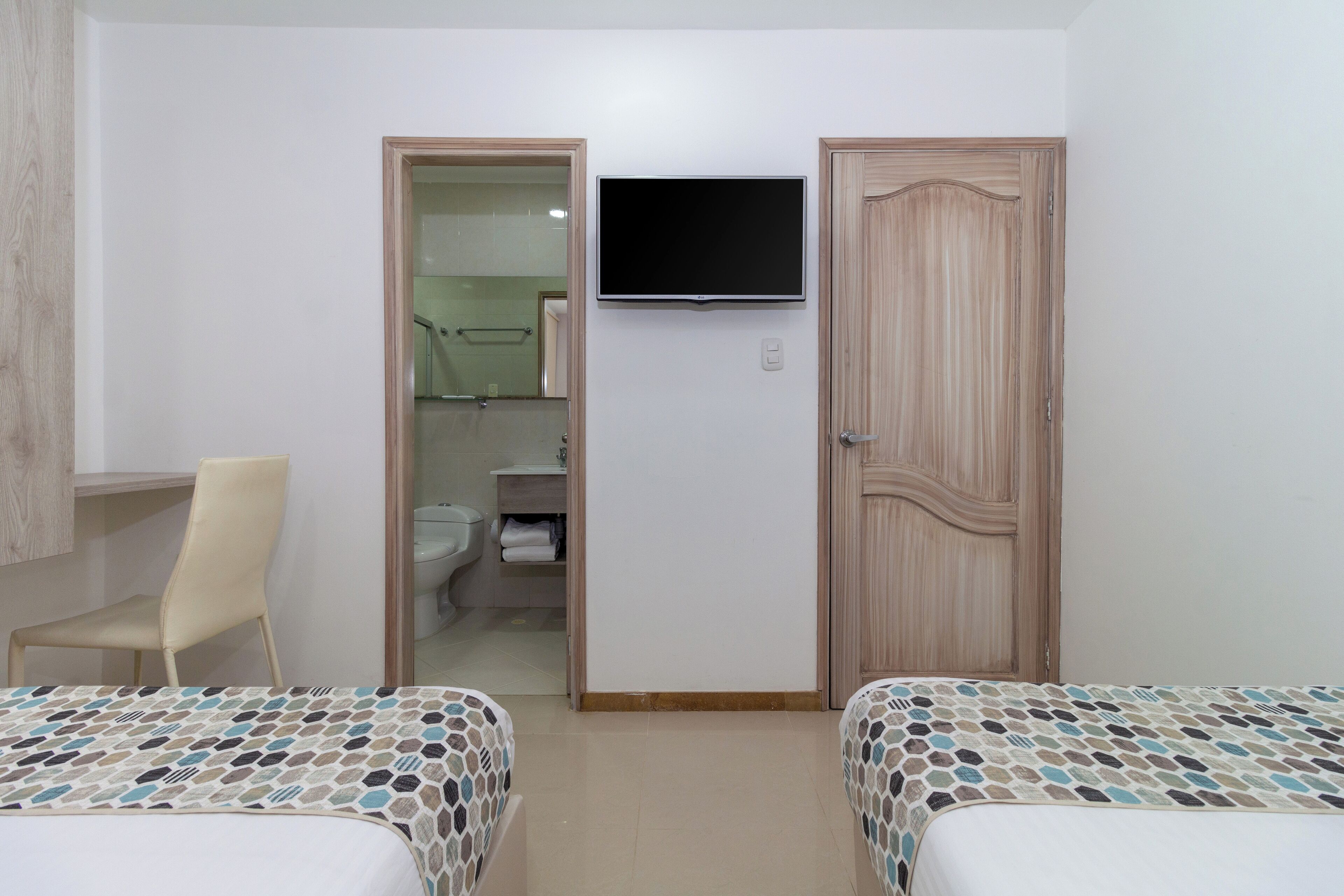 room | in-room safe, free wifi, bed sheets