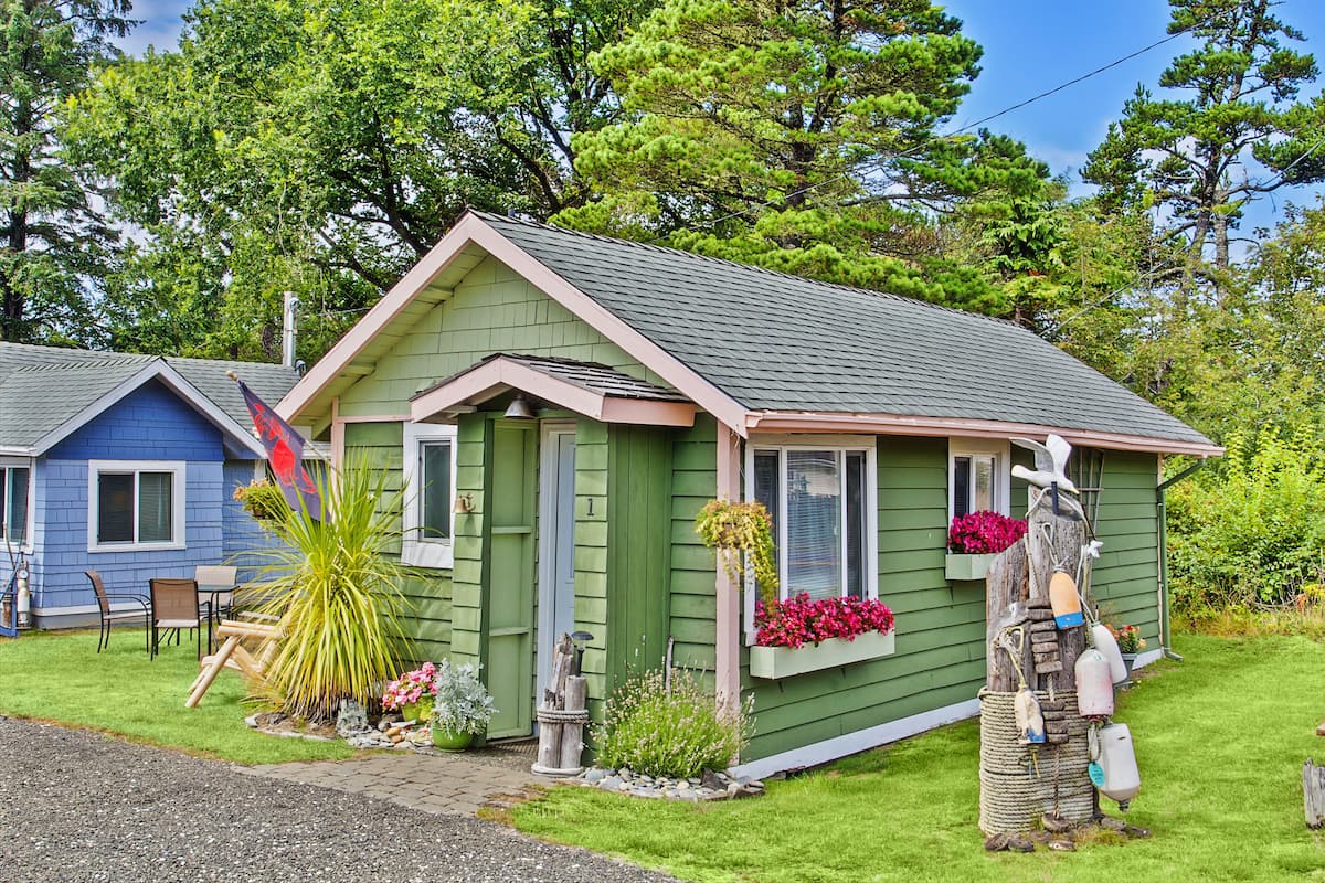 Standard Cottage, 1 Bedroom, Kitchen, Beachside | Property grounds