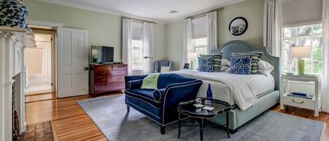 Egyptian cotton sheets, premium bedding, pillow-top beds, in-room safe