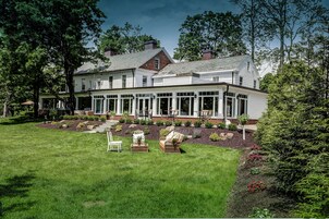 Área de parrillas y picnic