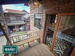 Family Room with Cityview | Street view - Suneta Hostel Chiangkhan (Chiang Khan)