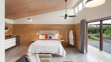 Premium bedding, pillowtop beds, iron/ironing board, free WiFi