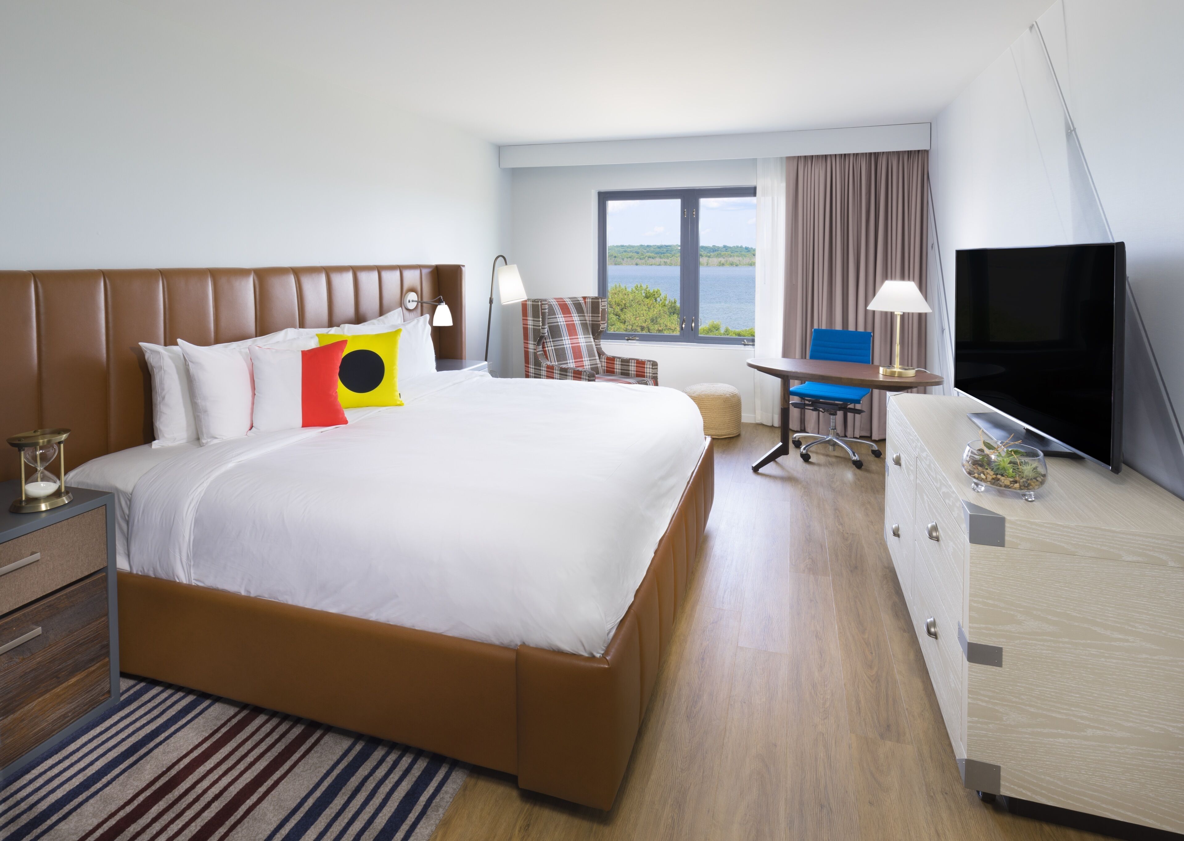 Egyptian cotton sheets, premium bedding, pillow-top beds, in-room safe