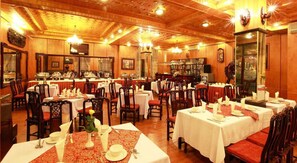 Frühstück und Abendessen