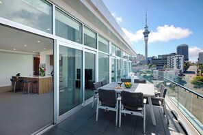 Three Bedroom Swiss-SuperSuite | Terrace/patio - Swiss-Belsuites Victoria Park Auckland (Auckland)