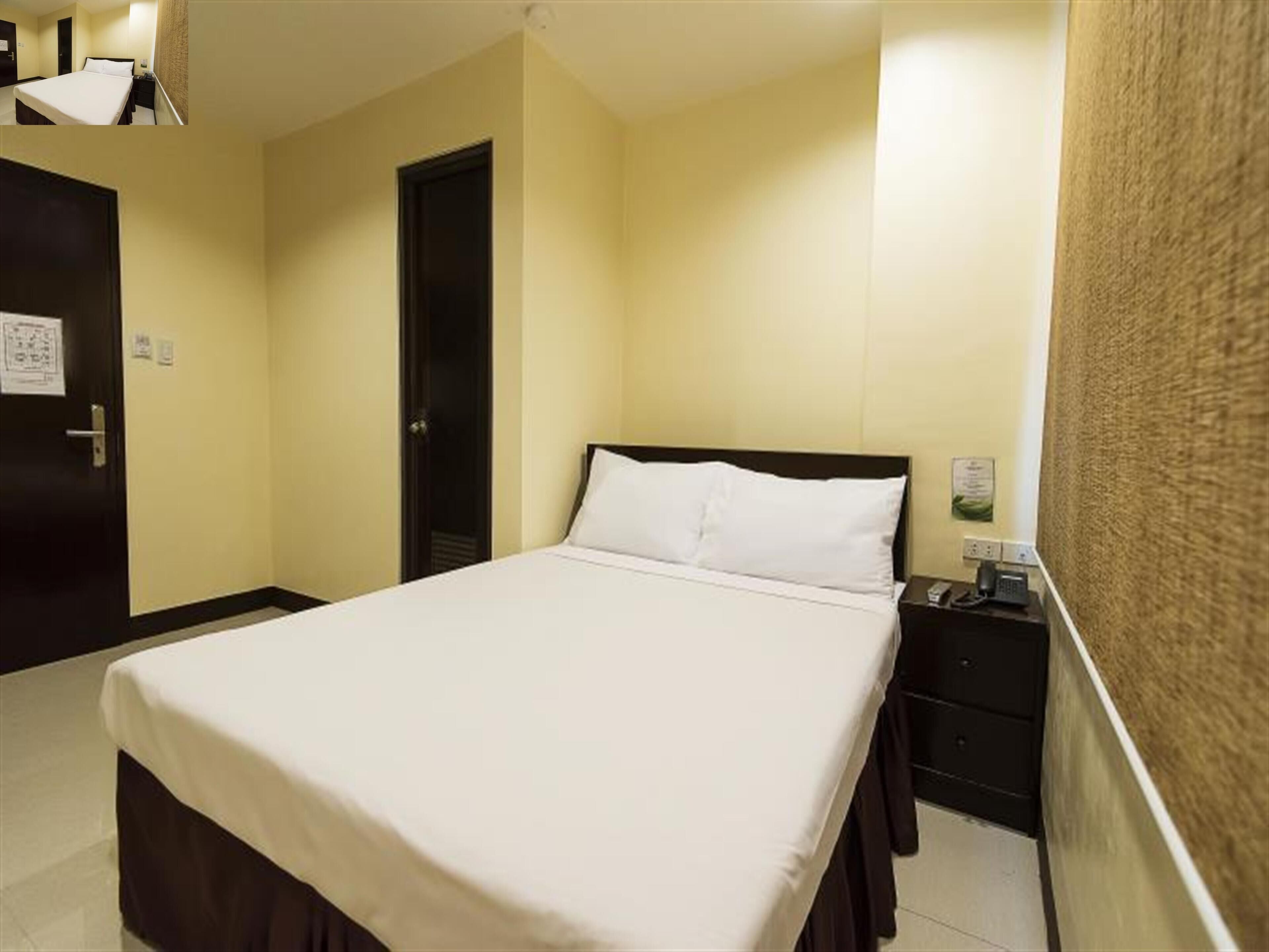 Peti besi dalam bilik, meja, Wi-fi percuma, cadar katil 