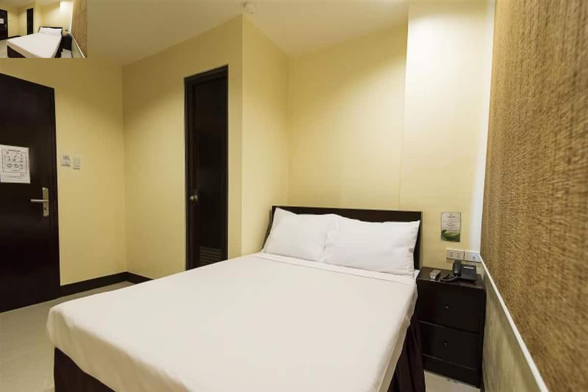 Zimmersafe, Schreibtisch, kostenloses WLAN, BettwÀsche