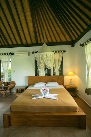 Kamar Double, 1 Tempat Tidur King, pemandangan kebun | Seprai premium, meja kerja, dan Wi-Fi gratis