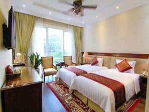 Deluxe Twin Room, City View | Minibar, in-room safe, desk, soundproofing - Violin Hotel Ha Noi (Hanoi)