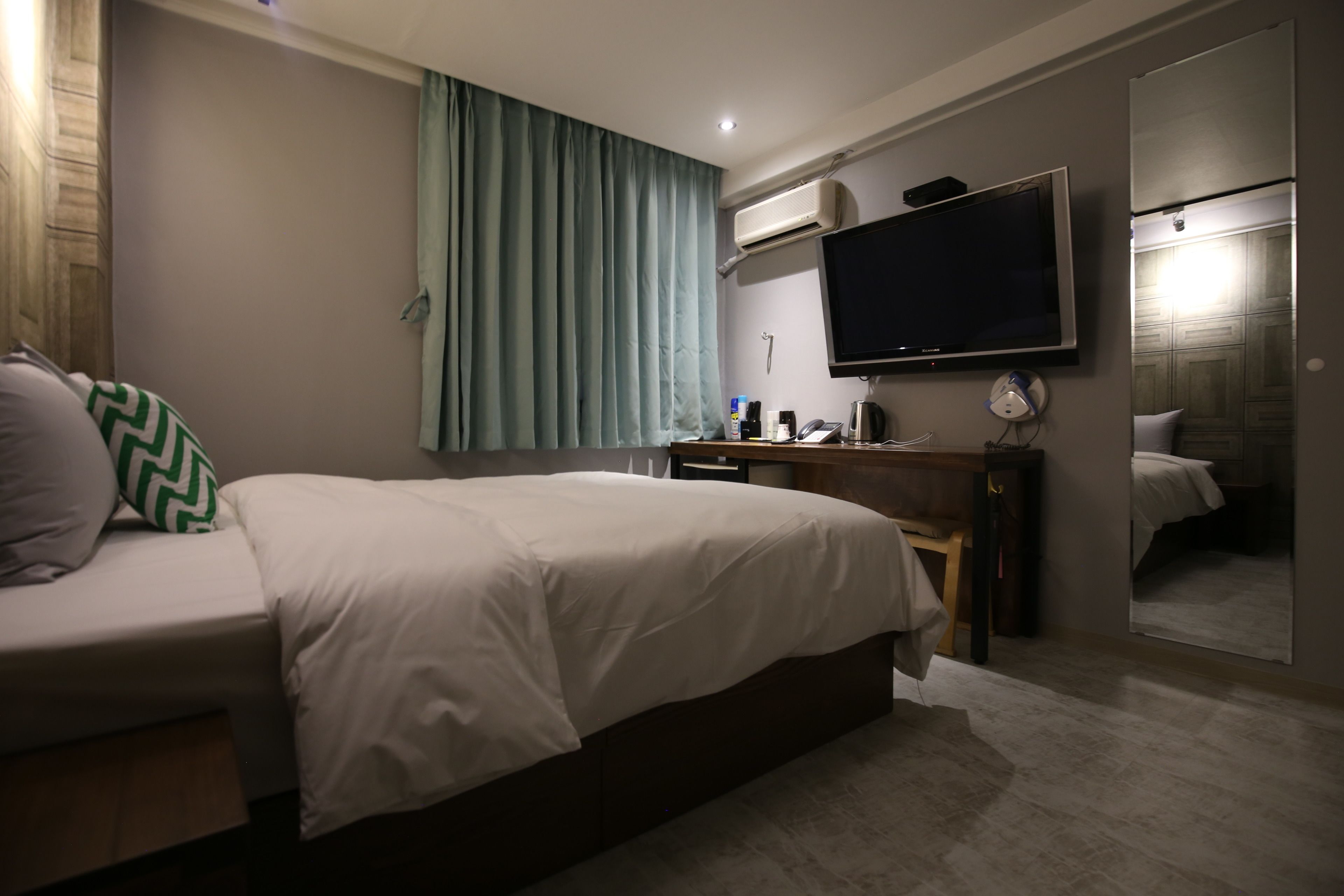 standard double room | free wifi