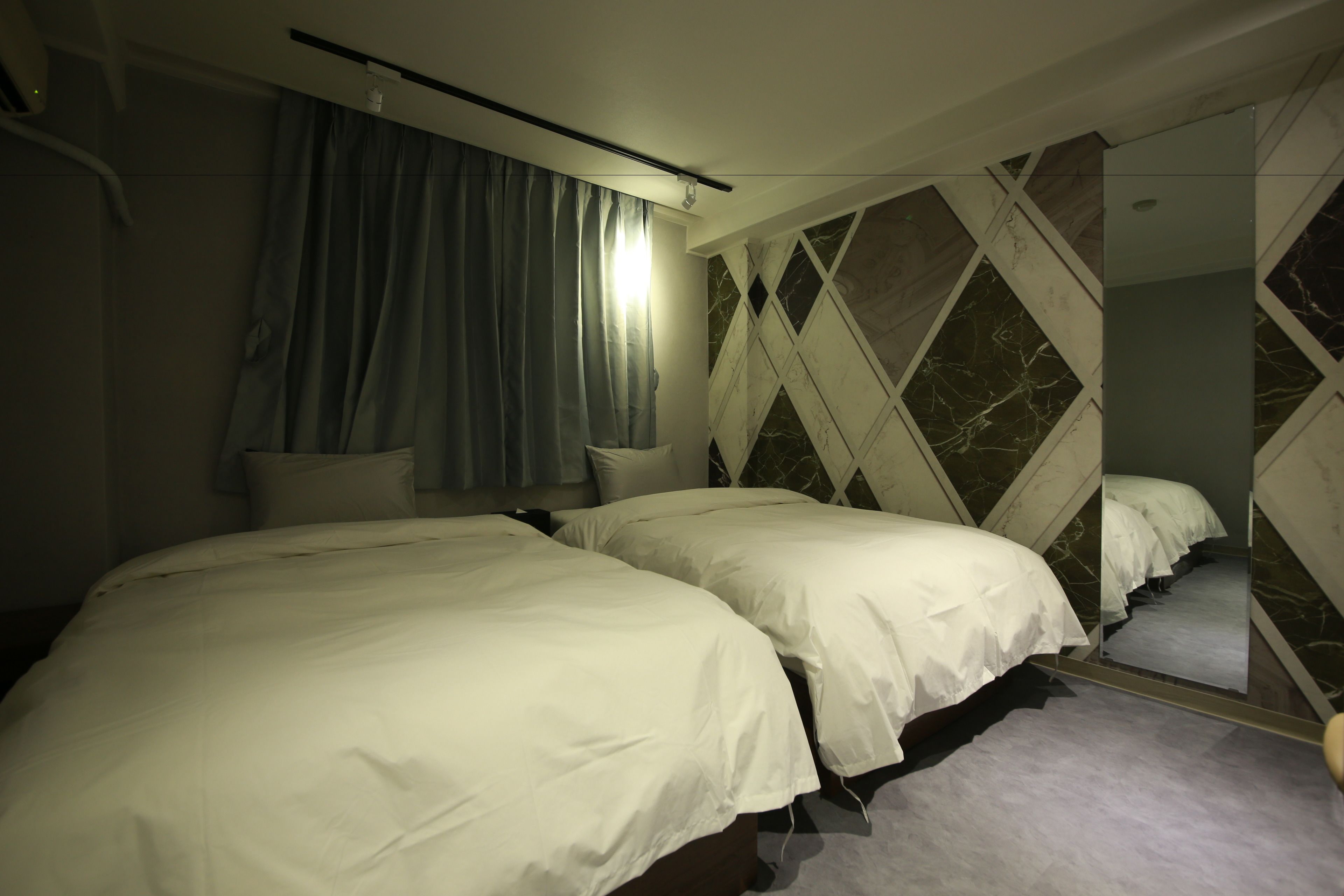 standard twin room | free wifi