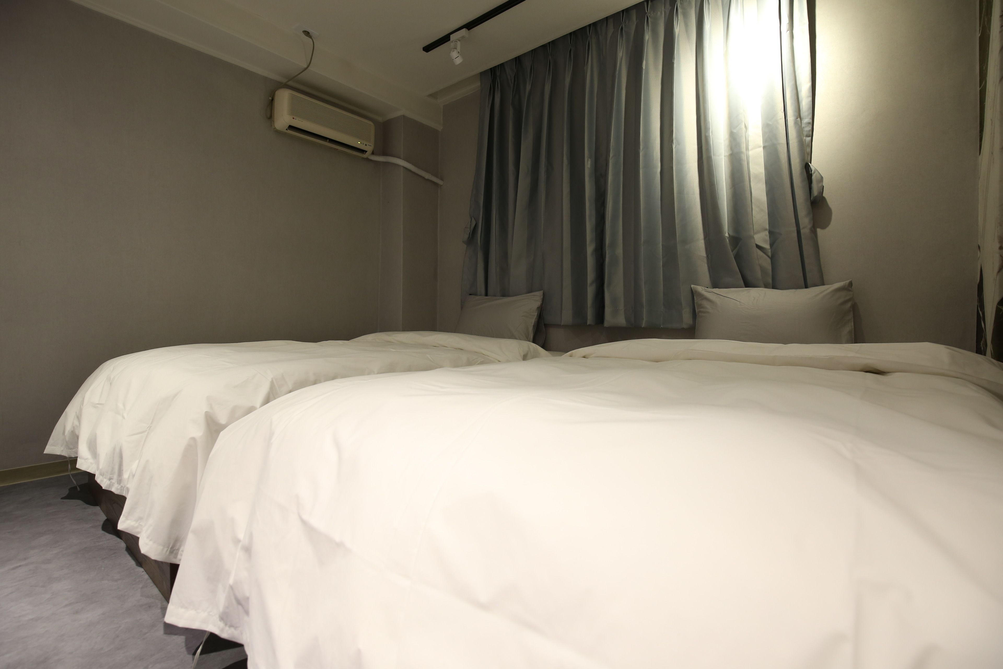 standard twin room | free wifi