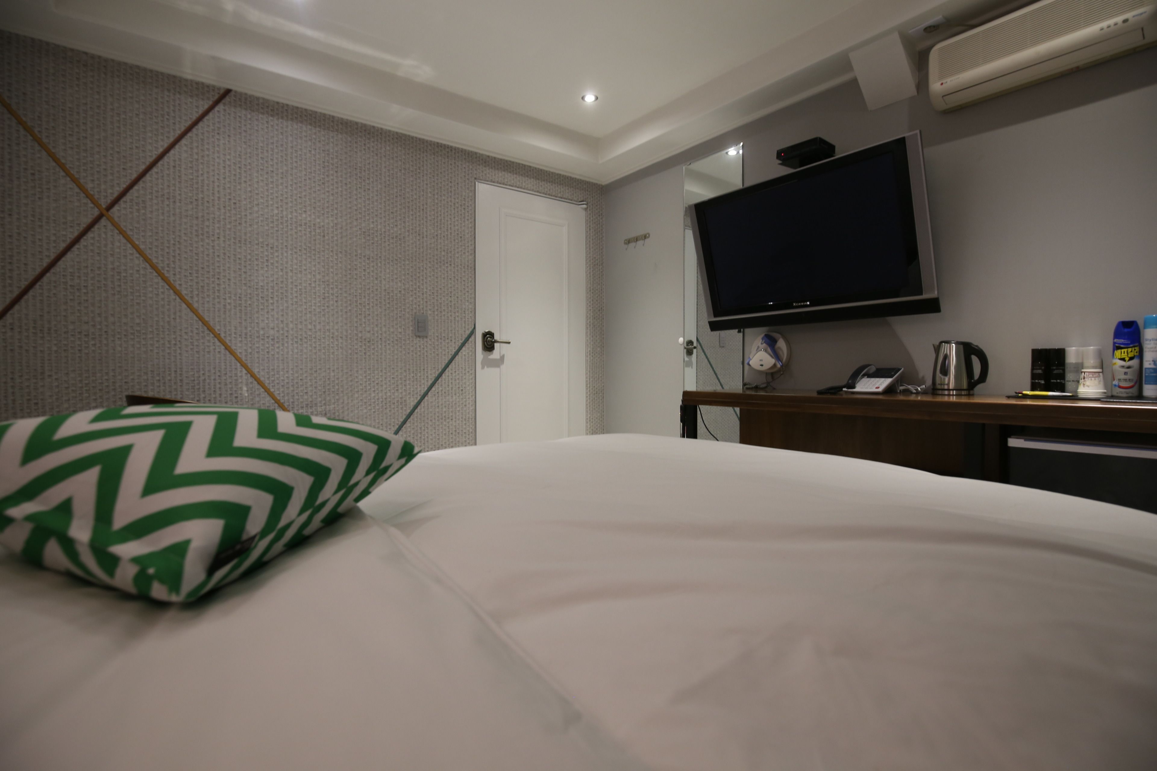 standard double room | free wifi