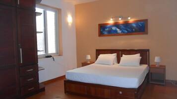 Suite, 3 Bedrooms, Ocean View | 3 bedrooms, premium bedding, in-room safe, desk