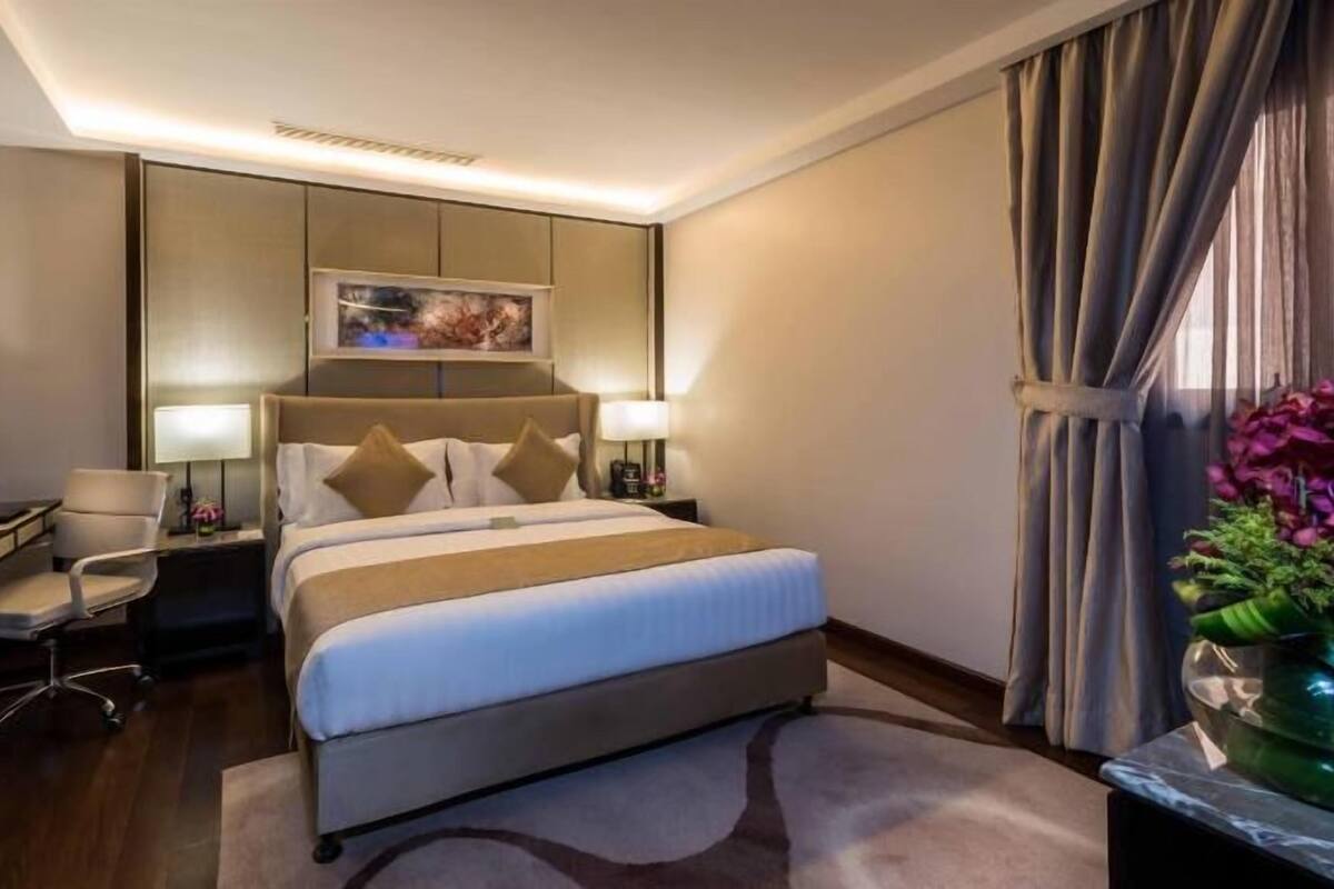 In-room safe, free WiFi, wheelchair access