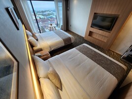 家庭双床房, 海洋景观 (Deluxe) | 客房内保险箱、床单