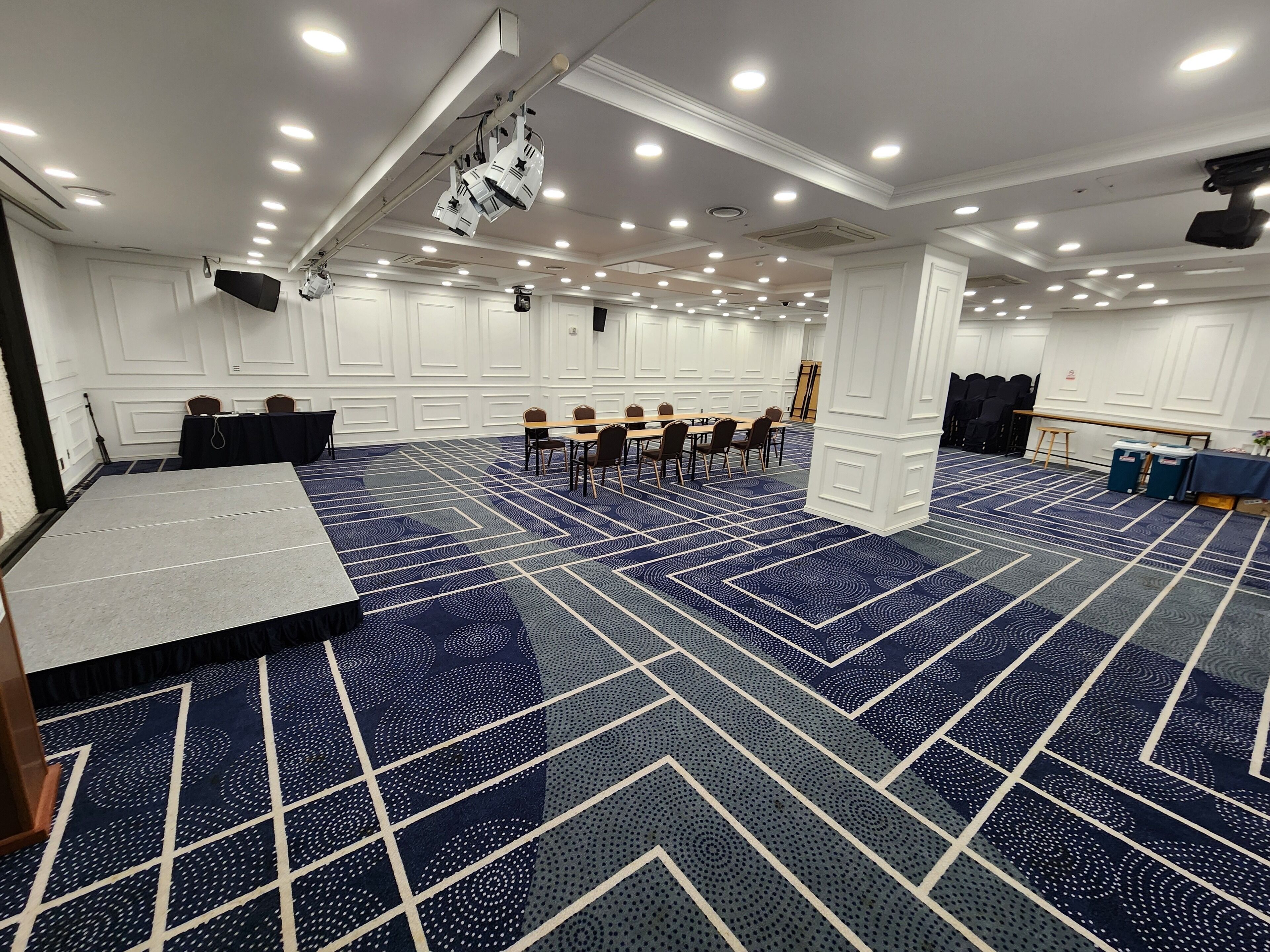 banquet hall