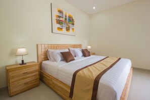 1 habitación, caja de seguridad en la habitación y escritorio 