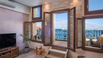 Suite Supérieure, balcon, vue mer (with Heated Private Plunge Pool) | Draps en coton égyptien, literie de qualité supérieure