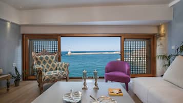Family Suite, 2 Bedrooms, 2 Bathrooms, Oceanfront | Egyptian cotton sheets, premium bedding, free minibar, in-room safe