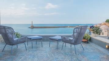 Panoramic Penthouse, 2 Bedrooms, Hot Tub, Oceanfront | Terrace/patio