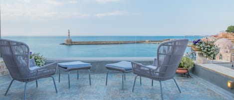 Panoramic Penthouse, 2 Bedrooms, Hot Tub, Oceanfront | Terrace/patio