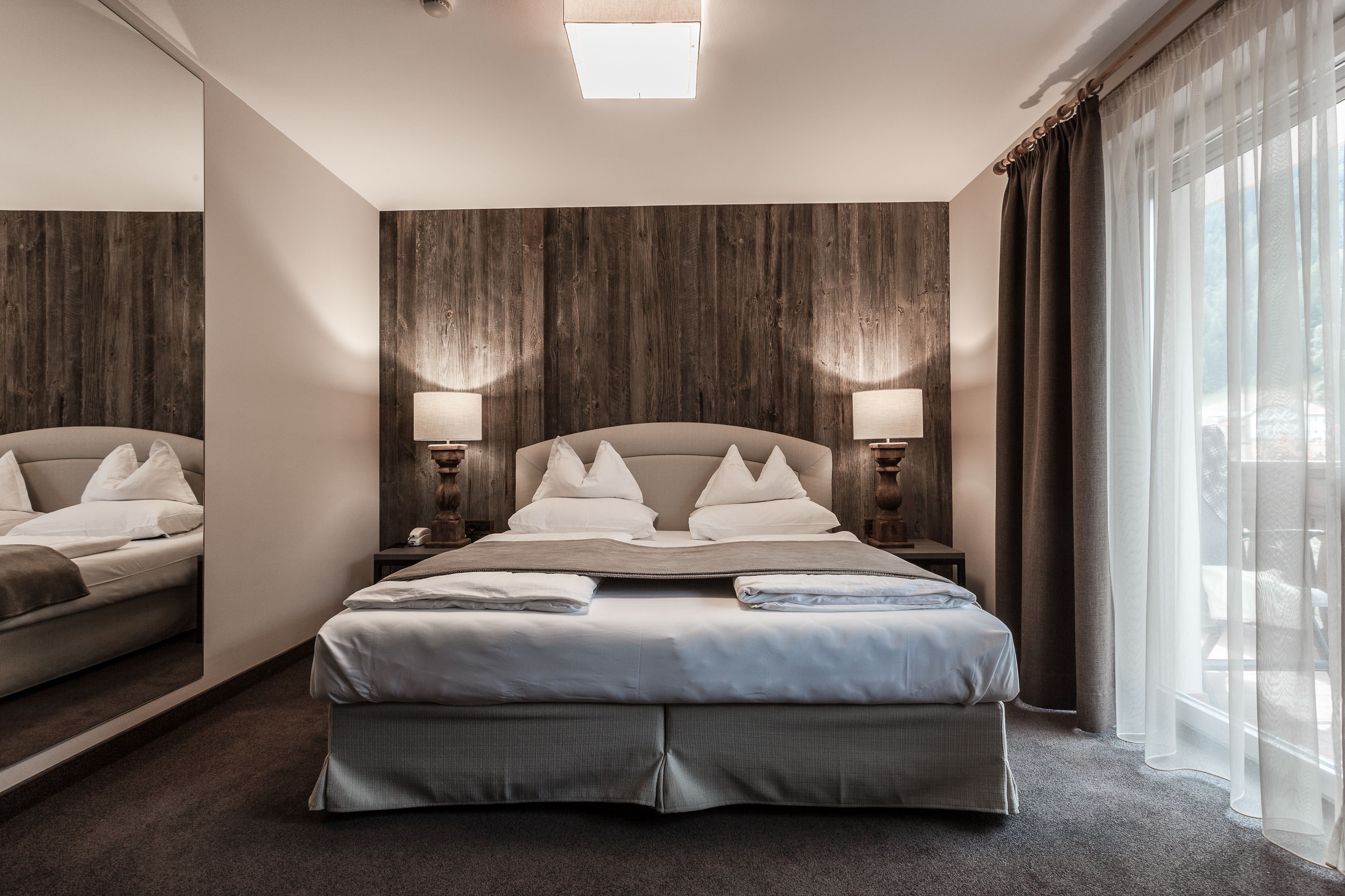 double or twin room | 1 bedroom, in-room safe, desk, cots/infant beds