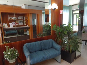 Lobby sitting area - Hotel Saturno (Chianciano Terme)