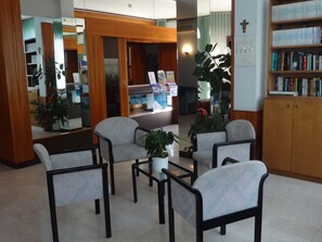 Àrea amb seients del vestíbul