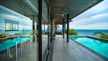 Three-Bedroom Villa with Private Pool and Thai-style Gazebo | Terraza o patio