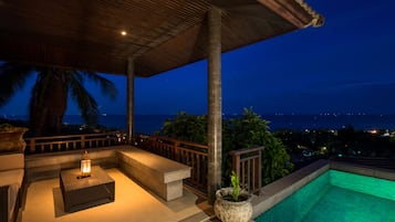 Three-Bedroom Villa with Private Pool and Thai-style Gazebo | Teras/patio