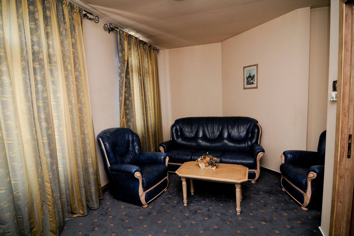Centre d’affaires dans la chambre