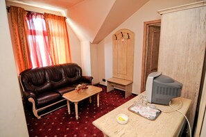 Suite Studio Deluxe, 3 chambres, vue cour intérieure, côté jardin