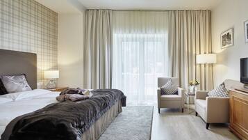 Standaard tweepersoonskamer (S) | Hypoallergeen beddengoed, een minibar, een kluis op de kamer