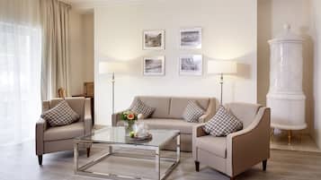 Juniorsvit (L) | Allergitestade sÀngklÀder, minibar och vÀrdeförvaringsskÄp pÄ rummet