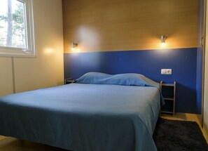 Bungalow, 2 Bedrooms (Neptuno) | Bed sheets - Parque de Campismo Orbitur Guincho (Cascais)