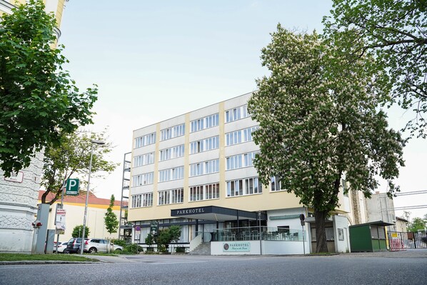 Exterior - Parkhotel Krems (Krems an der Donau)