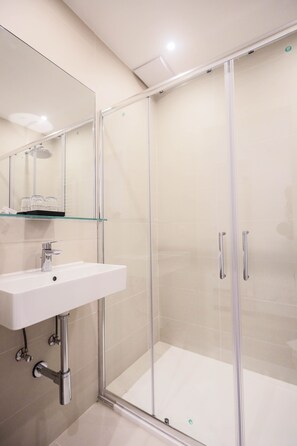 Doppelzimmer | Badezimmer | Handtücher