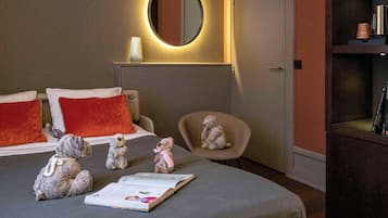 Premium bedding, minibar, in-room safe, desk