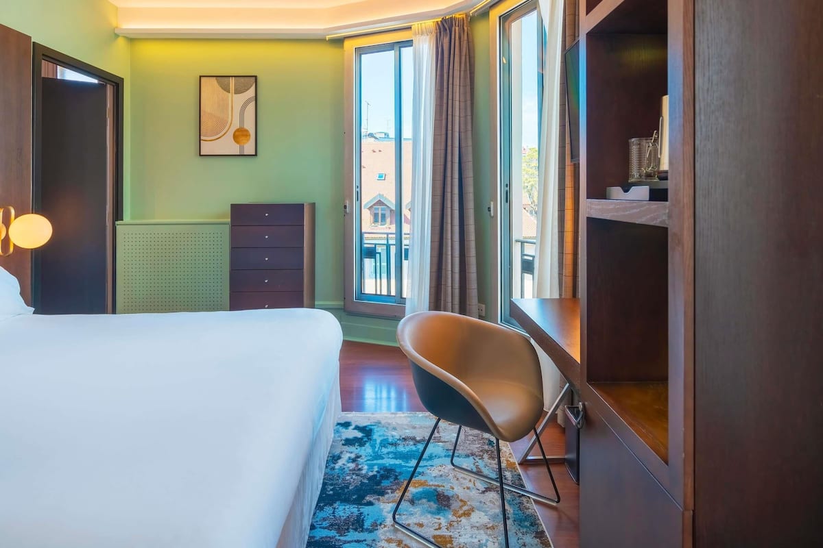 Deluxe Room, 1 Double Bed, Balcony (Lake side) | Premium bedding, minibar, in-room safe, desk