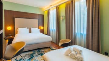 Habitación familiar, 1 cama matrimonial y sofá cama | Ropa de cama de alta calidad y minibar
