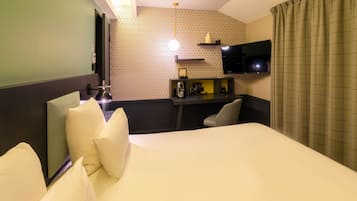 Superior Room, 1 Double Bed | Premium bedding, minibar, in-room safe, desk