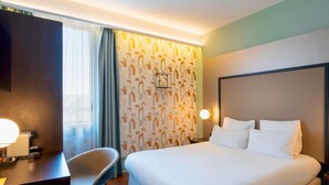 Premium bedding, minibar, in-room safe, desk - Splendid Hotel Lac d'Annecy - Handwritten Collection (Annecy)