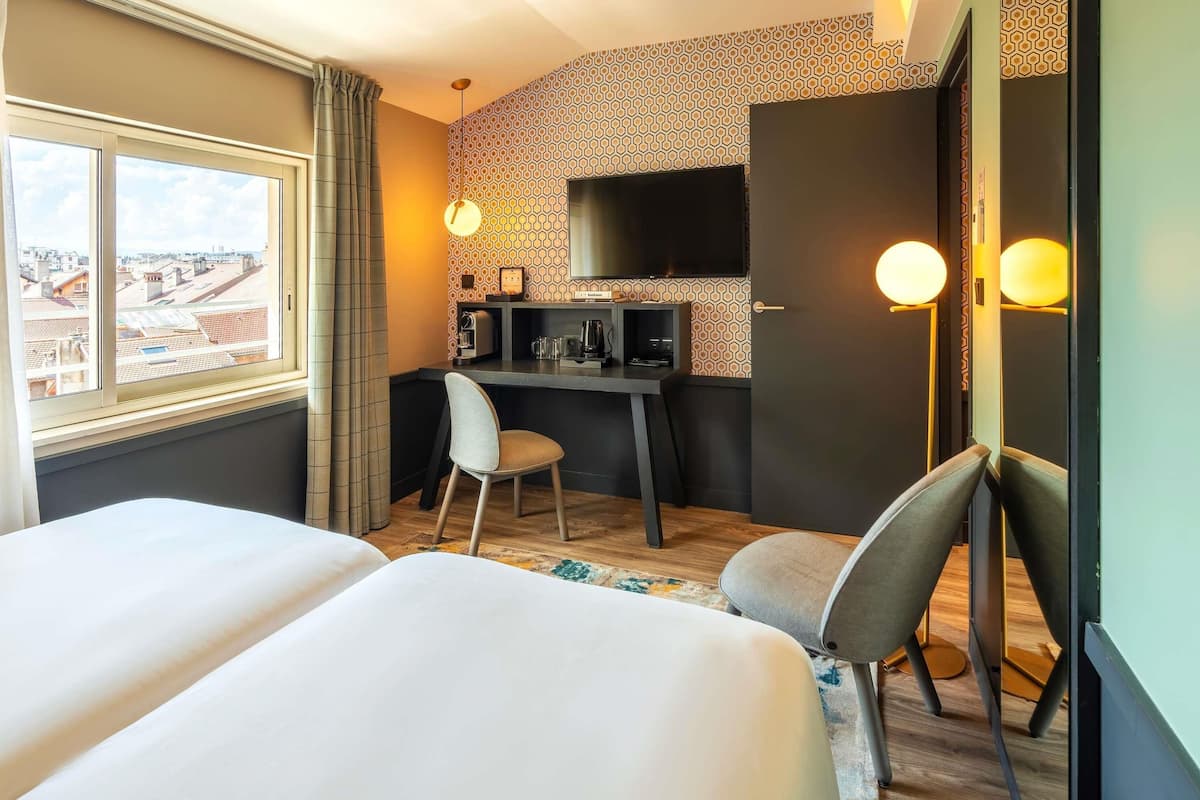 superior room, 2 single beds | premium bedding, minibar, in-room safe, desk
