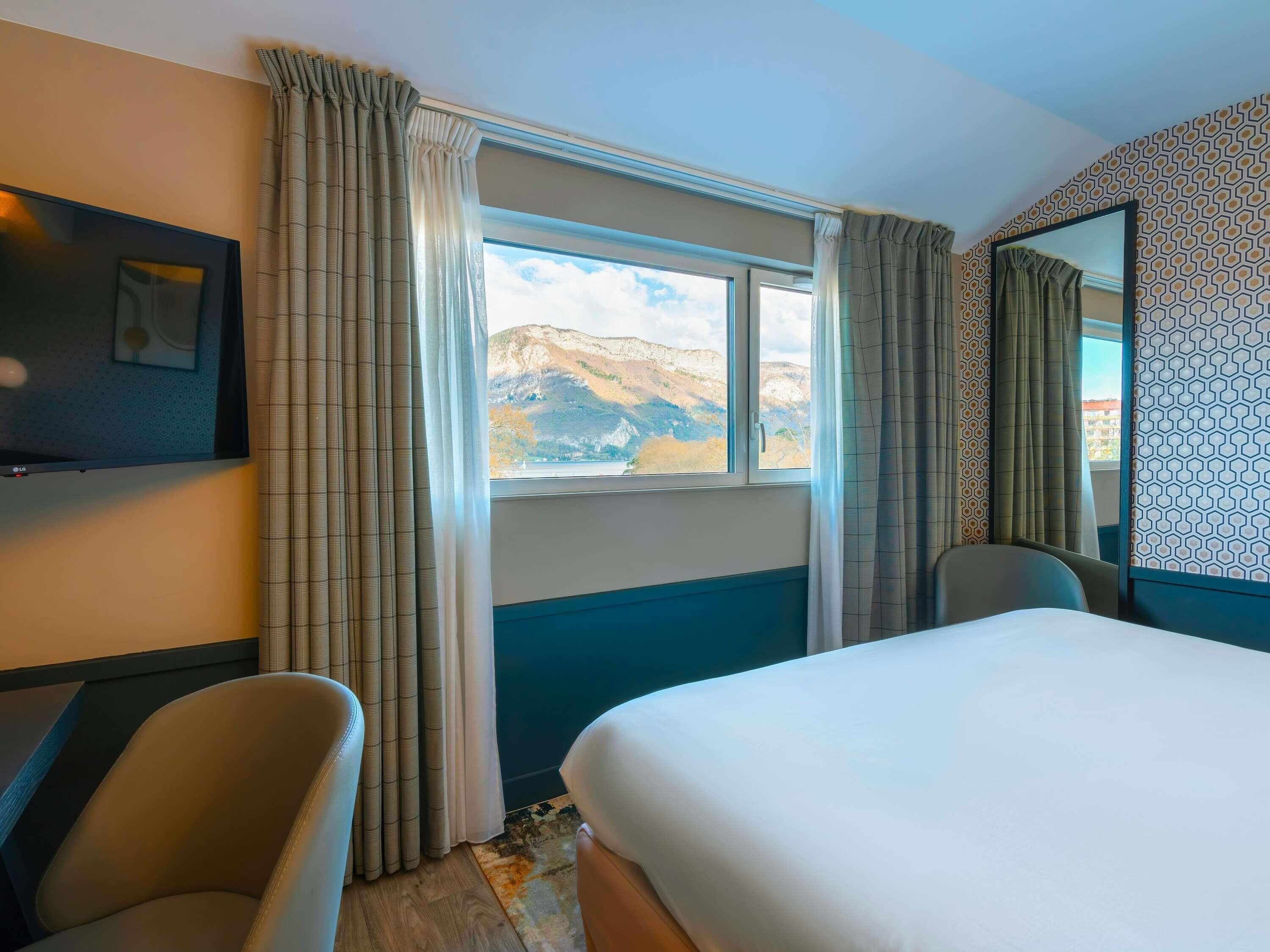 Kamar Superior, 1 Tempat Tidur Double | Seprai premium, minibar, brankas, dan meja kerja