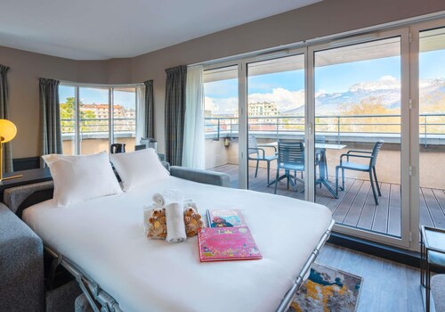 Splendid Hotel Lac d'Annecy - Handwritten Collection