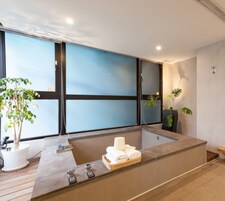 山邊房, 獨立浴室, 邊間 | 高級寢具、羽絨被、免費迷你吧、獨特裝潢