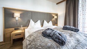 Deluxe Double Room, 2 Single Beds, Mountain View - Anthonys Alpin Hotel (Lech am Arlberg)
