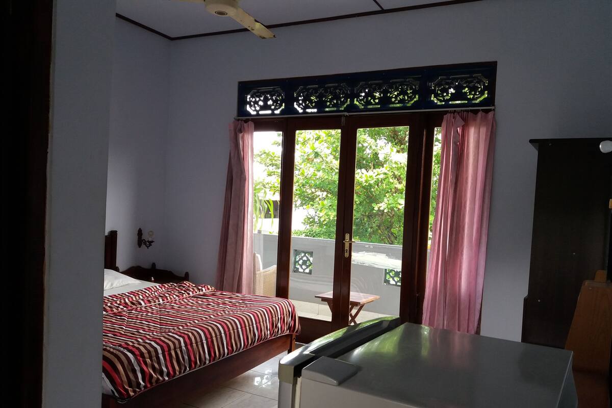 Superior Room | Desk, WiFi (free), bed sheets