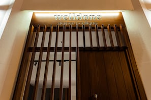 Front of property - Welldone Sierpes Boutique (Seville)